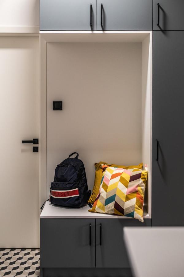 M15 Apartment *